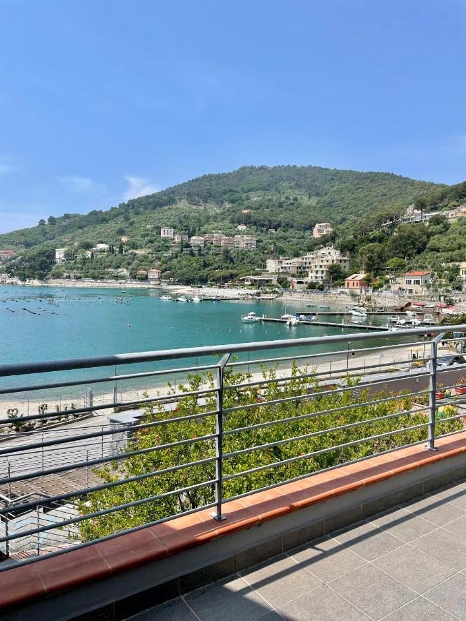 Mirage Rooms & Apartments Porto Venere Exterior photo